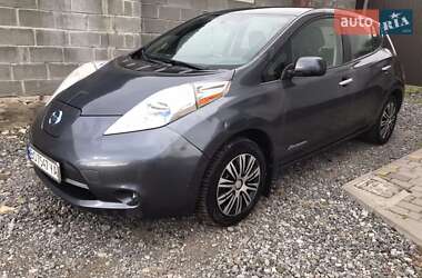 Хэтчбек Nissan Leaf 2013 в Шумске Хэтчбек Nissan Leaf 2013 в Шумске