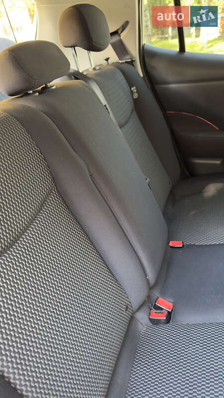 Хэтчбек Nissan Leaf 2013 в Каменец-Подольском фото 14 Хэтчбек Nissan Leaf 2013 в Каменец-Подольском