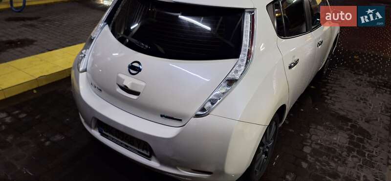 Хэтчбек Nissan Leaf 2013 в Ровно
