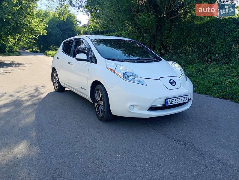 Хэтчбек Nissan Leaf 2013 в Кривом Роге