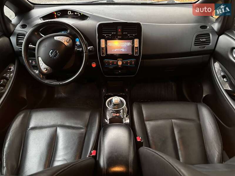Хэтчбек Nissan Leaf 2013 в Днепре