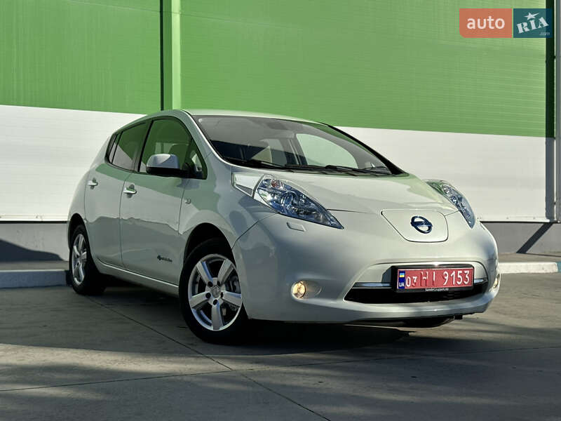 Хэтчбек Nissan Leaf 2012 в Александрие