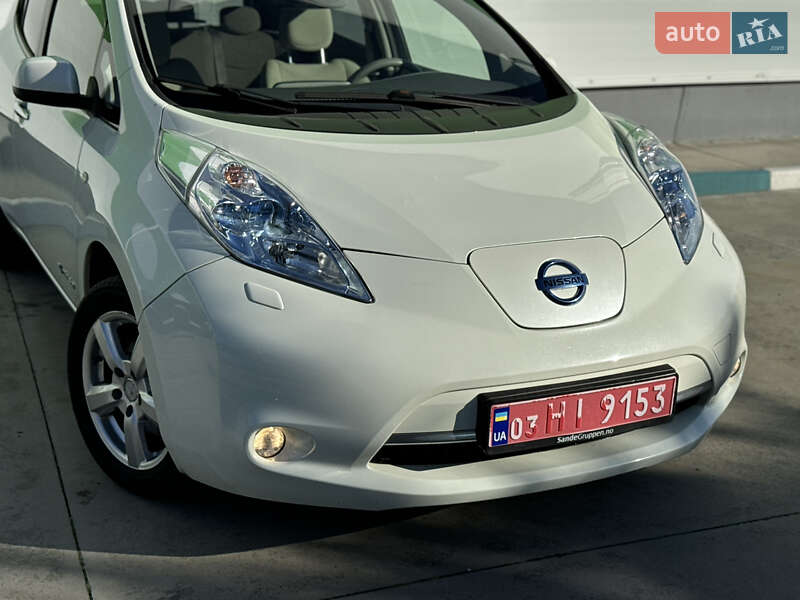 Хэтчбек Nissan Leaf 2012 в Александрие