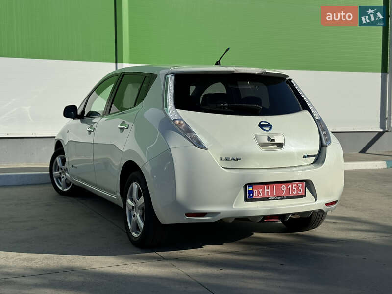 Хэтчбек Nissan Leaf 2012 в Александрие