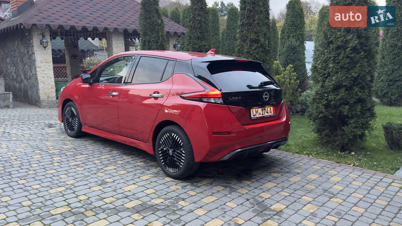 Хэтчбек Nissan Leaf 2023 в Сваляве