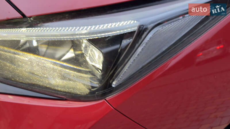 Хэтчбек Nissan Leaf 2023 в Сваляве