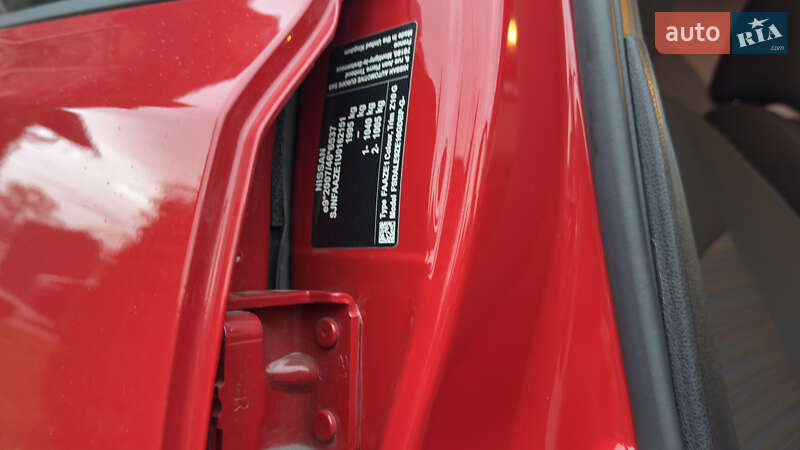 Хэтчбек Nissan Leaf 2023 в Сваляве