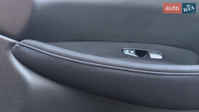 Хэтчбек Nissan Leaf 2023 в Сваляве