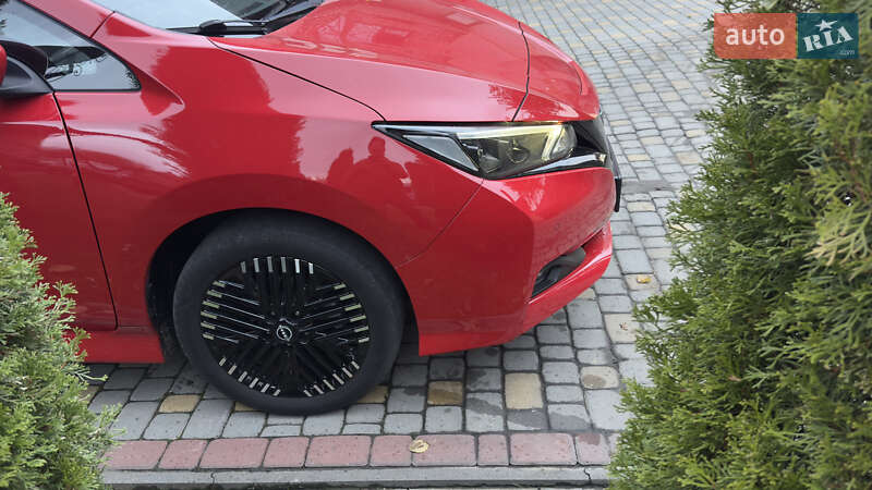 Хэтчбек Nissan Leaf 2023 в Сваляве