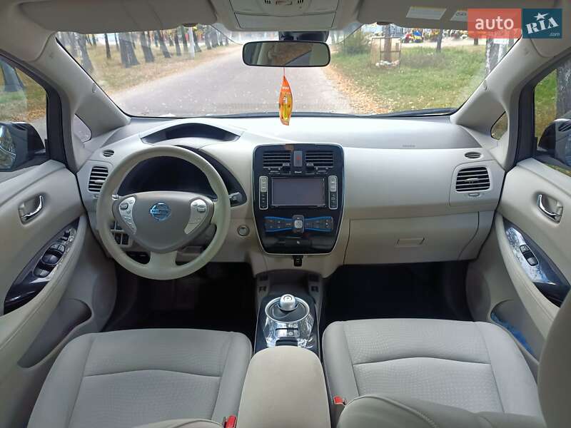 Хэтчбек Nissan Leaf 2012 в Ахтырке фото 10 Хэтчбек Nissan Leaf 2012 в Ахтырке