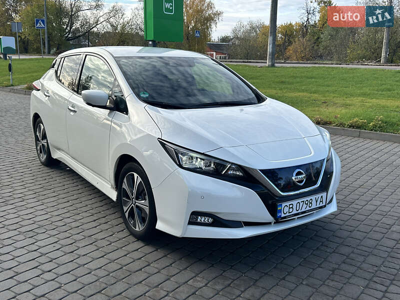 Хэтчбек Nissan Leaf 2020 в Киеве