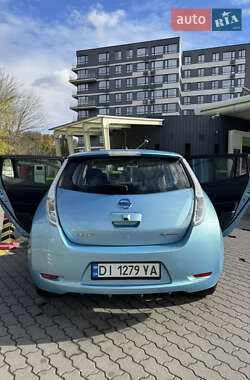Хетчбек Nissan Leaf 2015 в 