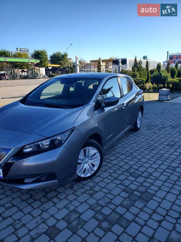 Хэтчбек Nissan Leaf 2019 в Снятине