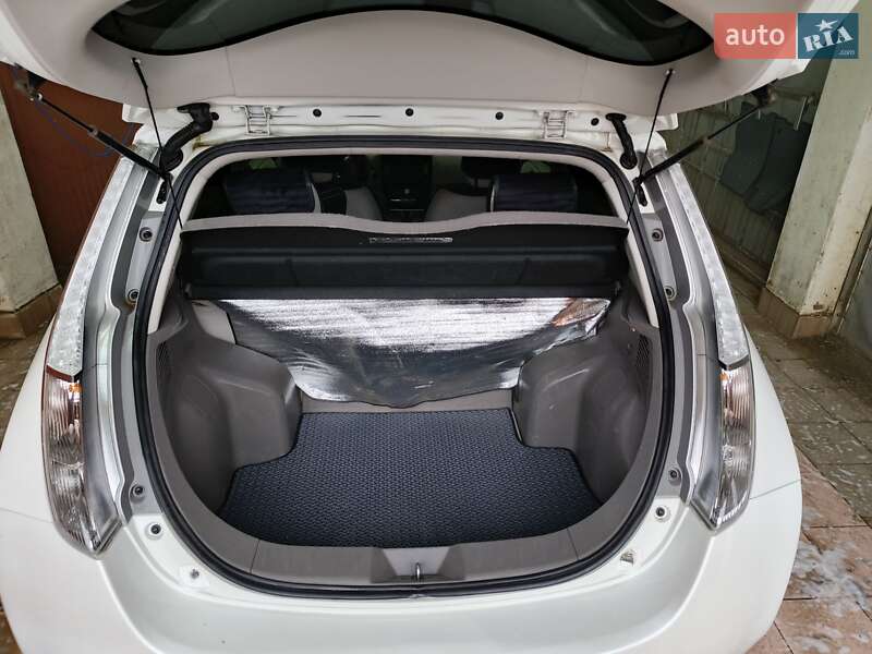 Хетчбек Nissan Leaf 2014 в Чернівцях фото 6 Хетчбек Nissan Leaf 2014 в Чернівцях