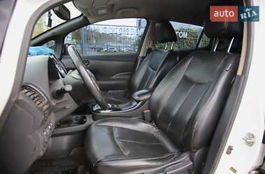 Хэтчбек Nissan Leaf 2013 в 