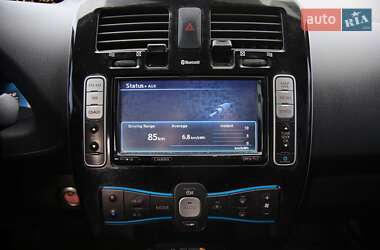 Хэтчбек Nissan Leaf 2013 в 