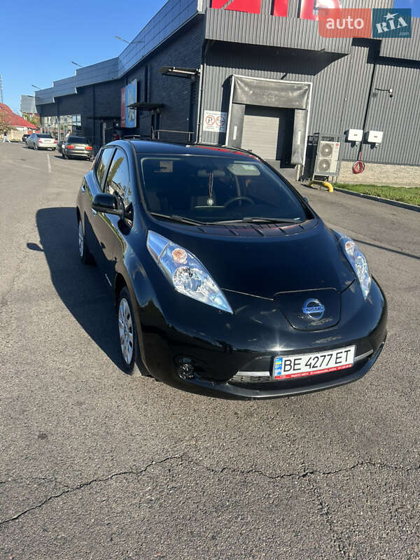 Хэтчбек Nissan Leaf 2016 в Николаеве