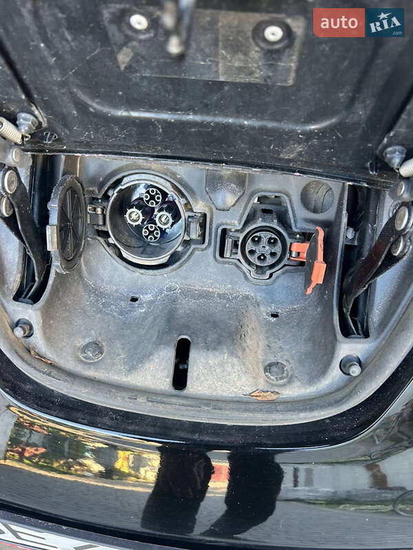 Хэтчбек Nissan Leaf 2016 в Николаеве