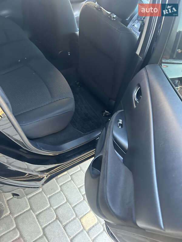 Хэтчбек Nissan Leaf 2016 в Николаеве