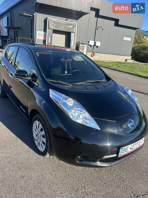 Хэтчбек Nissan Leaf 2016 в Николаеве