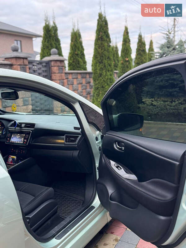 Хэтчбек Nissan Leaf 2018 в Луцке