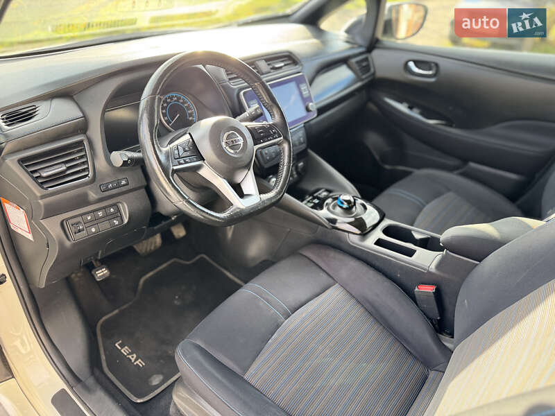 Хэтчбек Nissan Leaf 2020 в Хмельницком