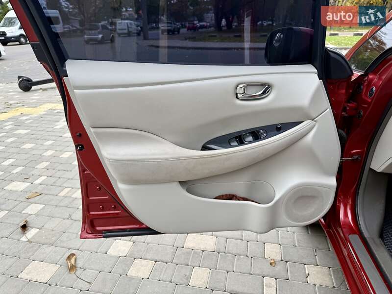 Хэтчбек Nissan Leaf 2012 в Одессе фото 28 Хэтчбек Nissan Leaf 2012 в Одессе