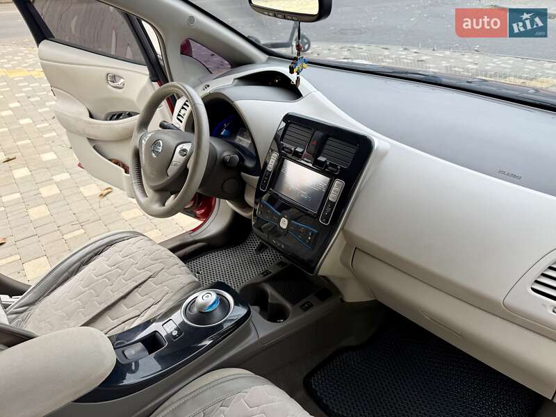 Хэтчбек Nissan Leaf 2012 в Одессе фото 46 Хэтчбек Nissan Leaf 2012 в Одессе