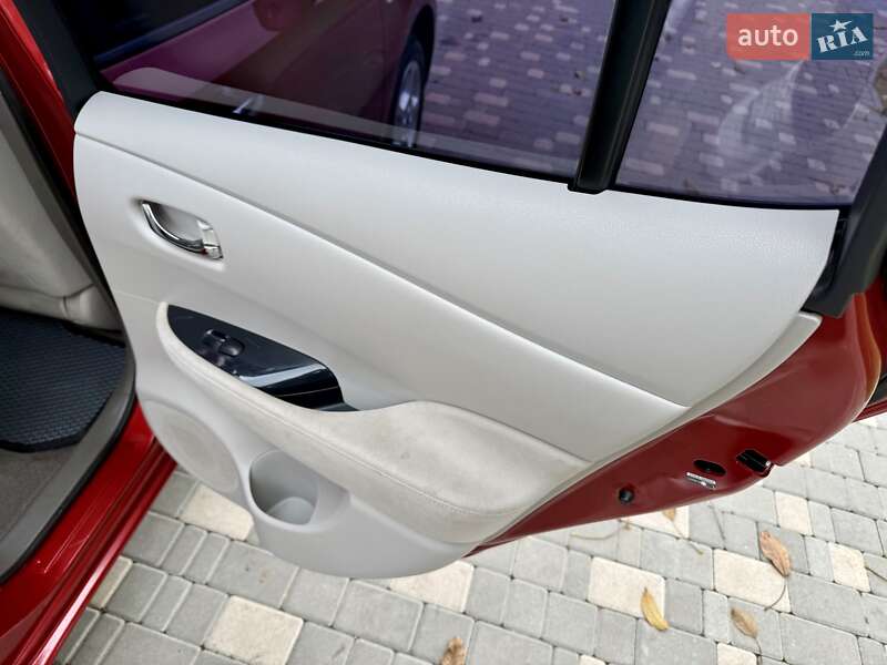 Хэтчбек Nissan Leaf 2012 в Одессе фото 56 Хэтчбек Nissan Leaf 2012 в Одессе