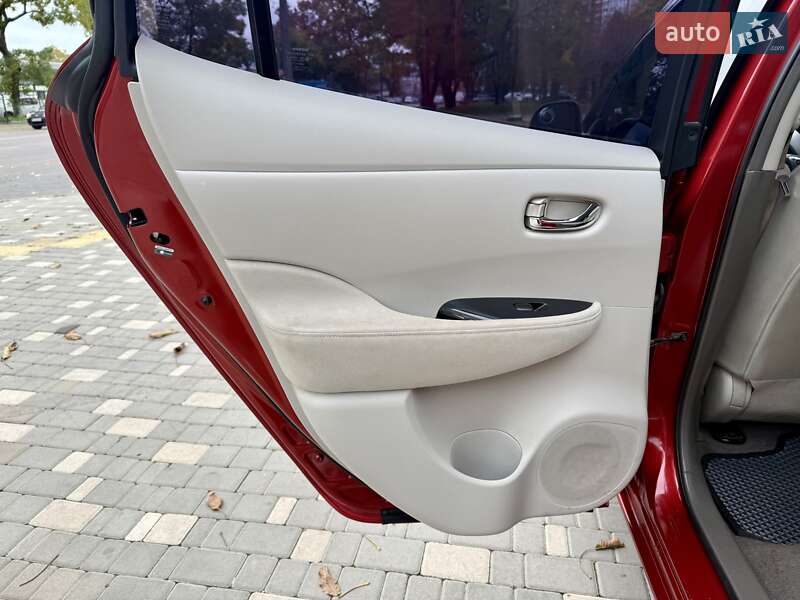Хэтчбек Nissan Leaf 2012 в Одессе фото 62 Хэтчбек Nissan Leaf 2012 в Одессе