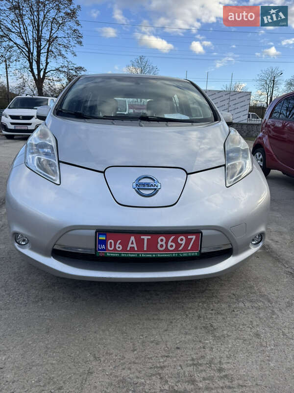 Хэтчбек Nissan Leaf 2012 в Житомире фото Хэтчбек Nissan Leaf 2012 в Житомире