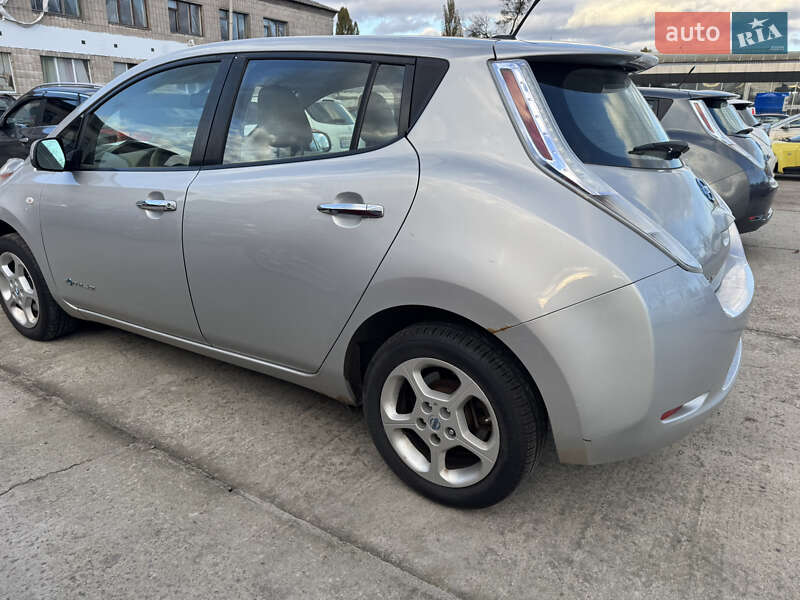 Хэтчбек Nissan Leaf 2012 в Житомире фото 5 Хэтчбек Nissan Leaf 2012 в Житомире