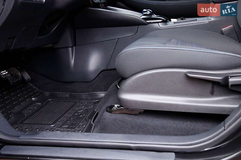 Хетчбек Nissan Leaf 2023 в Бердичеві