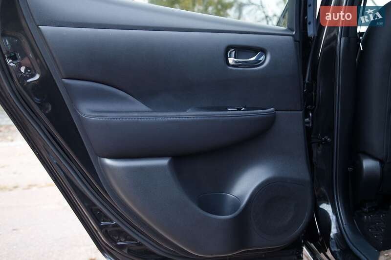 Хетчбек Nissan Leaf 2023 в Бердичеві