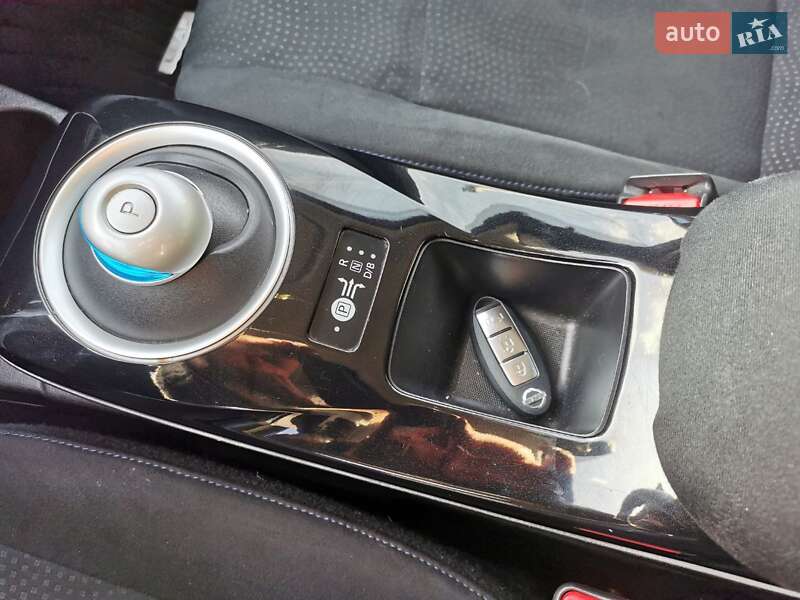 Хэтчбек Nissan Leaf 2016 в Фастове