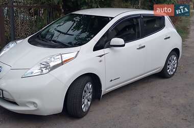 Хетчбек Nissan Leaf 2014 в Дніпрі