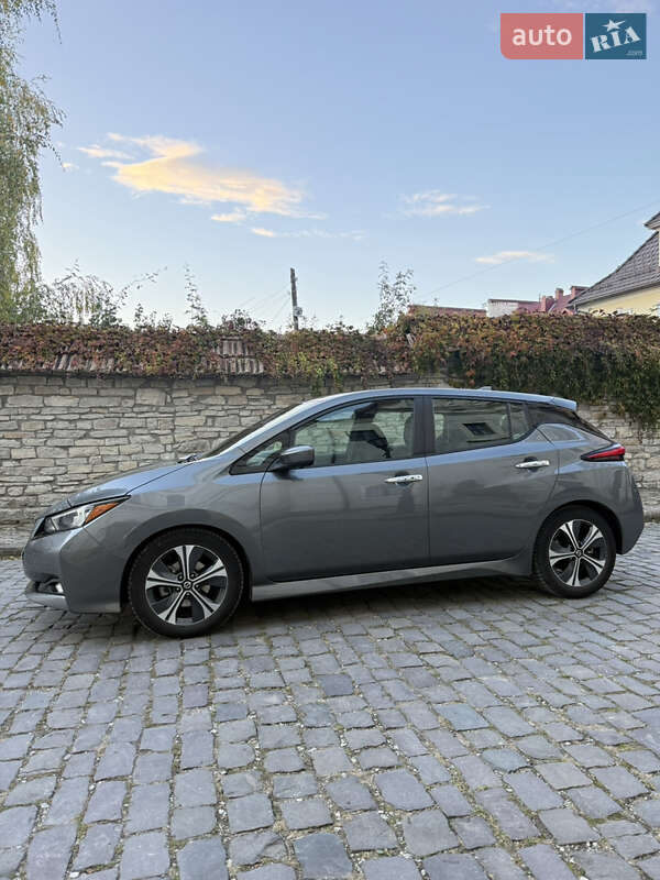 Хэтчбек Nissan Leaf 2020 в Каменец-Подольском