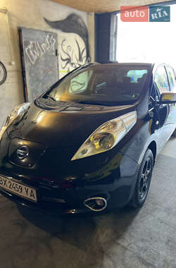 Хэтчбек Nissan Leaf 2013 в Каменец-Подольском