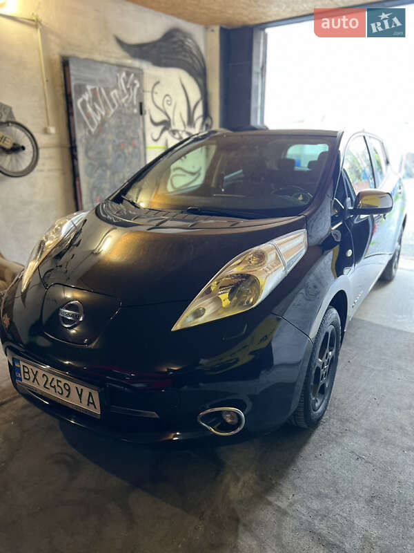 Хэтчбек Nissan Leaf 2013 в Каменец-Подольском фото 6 Хэтчбек Nissan Leaf 2013 в Каменец-Подольском