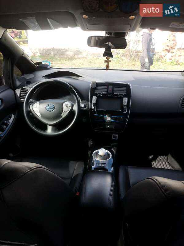 Хэтчбек Nissan Leaf 2013 в Каменец-Подольском фото 2 Хэтчбек Nissan Leaf 2013 в Каменец-Подольском