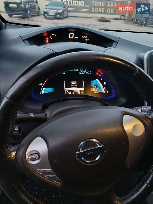 Хетчбек Nissan Leaf 2013 в Житомирі