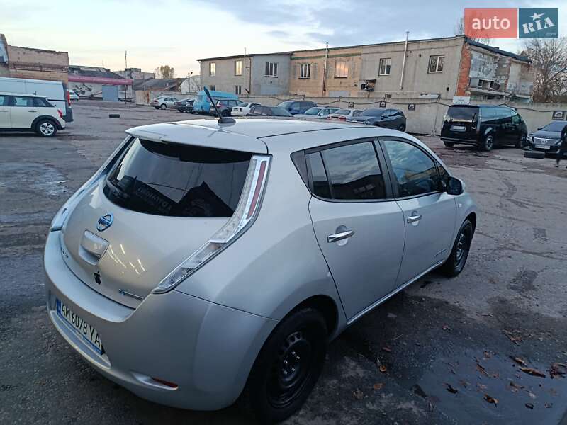 Хетчбек Nissan Leaf 2013 в Житомирі