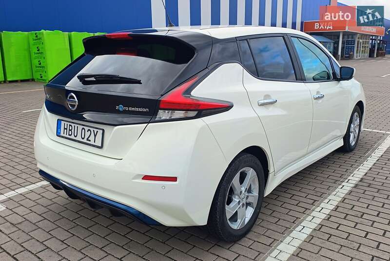 Хетчбек Nissan Leaf 2020 в Дубні