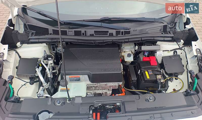 Хетчбек Nissan Leaf 2020 в Дубні