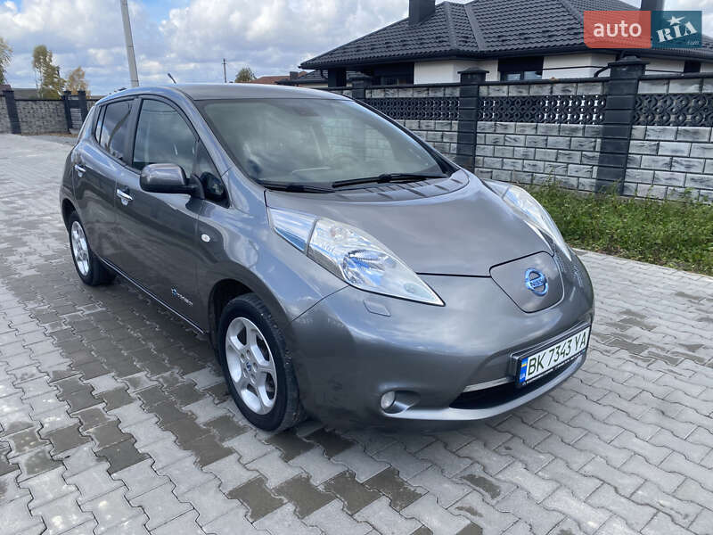Хэтчбек Nissan Leaf 2014 в Ровно фото Хэтчбек Nissan Leaf 2014 в Ровно