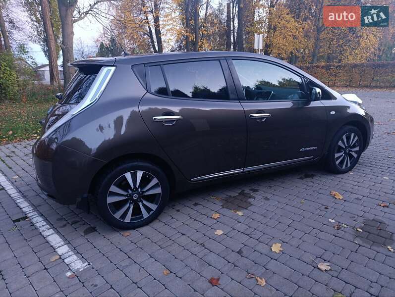 Хэтчбек Nissan Leaf 2016 в Киеве фото 22 Хэтчбек Nissan Leaf 2016 в Киеве