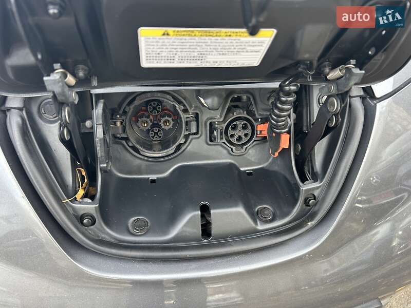 Хэтчбек Nissan Leaf 2014 в Одессе