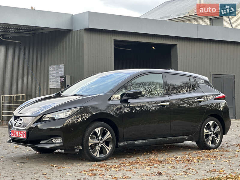 Хэтчбек Nissan Leaf 2021 в Долине