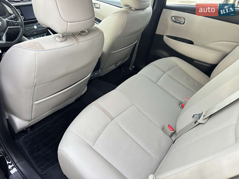 Хэтчбек Nissan Leaf 2021 в Долине