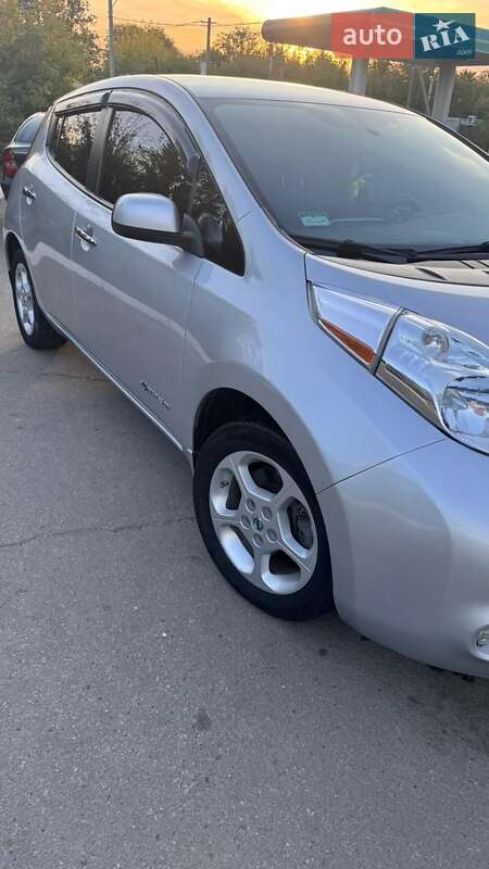 Хэтчбек Nissan Leaf 2016 в Харькове